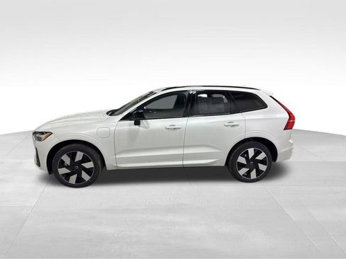 Used 2025 Volvo XC60 T8 Plus w/ Climate Package image 3