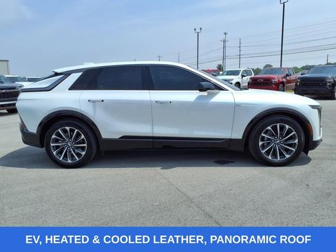 Used 2024 Cadillac Lyriq Sport image 6