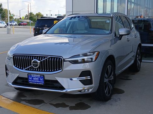 Used 2022 Volvo XC60 B6 Inscription AWD/4WD image 3