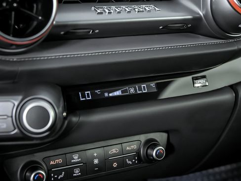 Used 2019 Ferrari 812 Superfast image 33