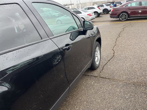 Used 2021 Chevrolet Trax LT w/ LT Convenience Package image 17