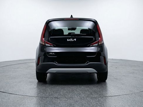 Used 2025 Kia Soul LX w/ LX Technology Package FWD image 7