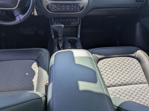 Used 2020 Chevrolet Colorado Z71 image 17