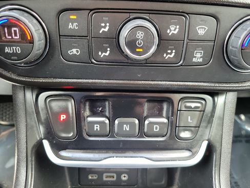 Used 2019 GMC Terrain Denali w/ Advanced Safety Package FWD image 25