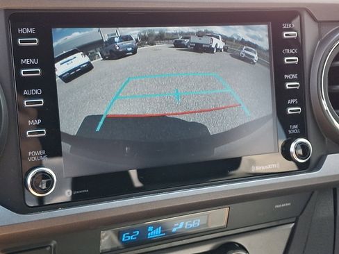 Used 2021 Toyota Tacoma TRD Off-Road w/ Technology Package AWD/4WD image 18