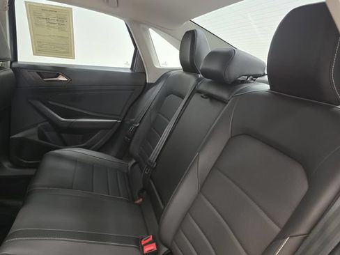 Used 2023 Volkswagen Jetta SE FWD image 17