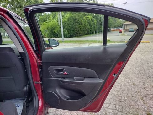 Used 2012 Chevrolet Cruze LT image 11