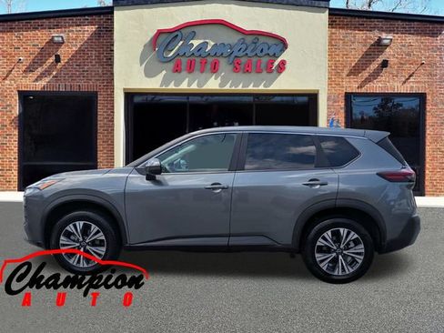 Used 2023 Nissan Rogue SV FWD image 8