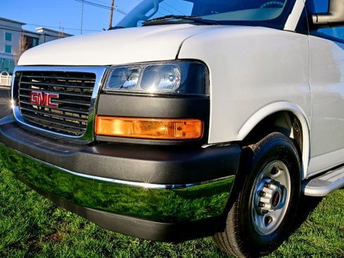 Used 2024 GMC Savana 2500 w/ Driver Convenience Package image 9