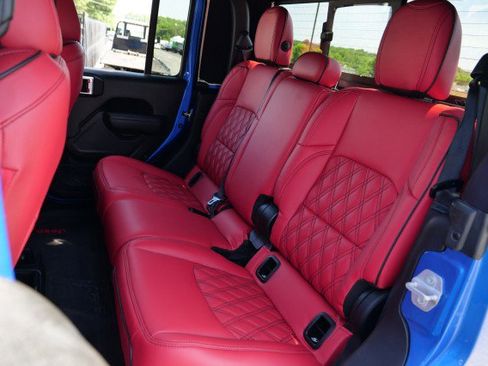 Used 2022 Jeep Gladiator Sport AWD/4WD image 29