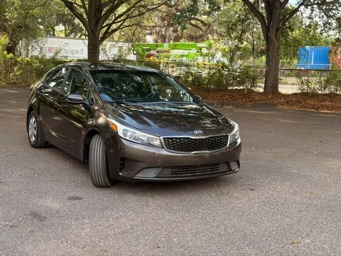 Used 2018 Kia Forte LX FWD image 4