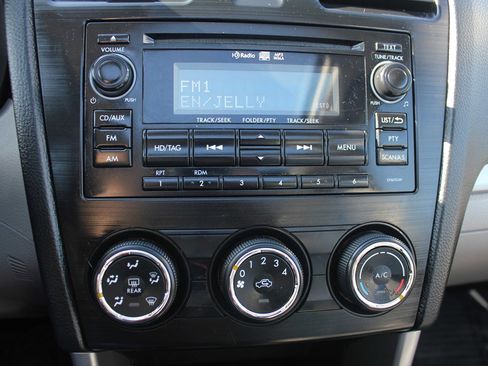 Used 2015 Subaru Forester 2.5i Premium w/ All-Weather Package image 20