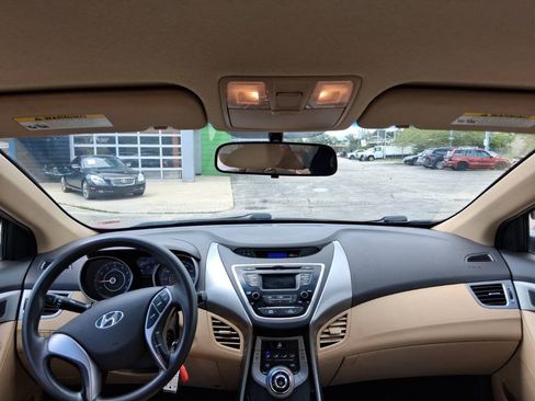 Used 2013 Hyundai Elantra GLS FWD image 10