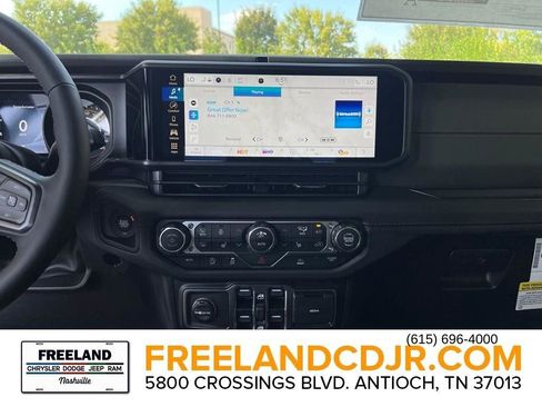 New 2025 Jeep Gladiator Mojave w/ Convenience Group image 28