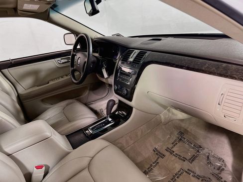 Used 2011 Cadillac DTS Luxury FWD image 28