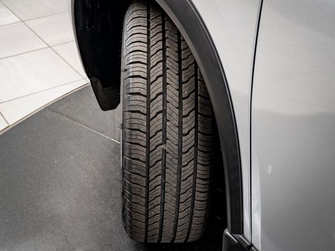 Used 2023 Nissan Rogue SV image 35