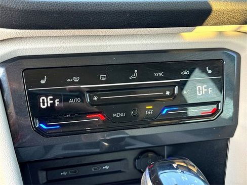 Certified 2023 Volkswagen Tiguan SE w/ Panoramic Sunroof Package image 22