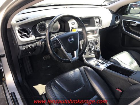 Used 2012 Volvo S60 T5 FWD image 9