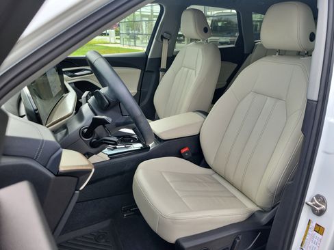 Used 2025 Audi Q5 Premium AWD/4WD image 4