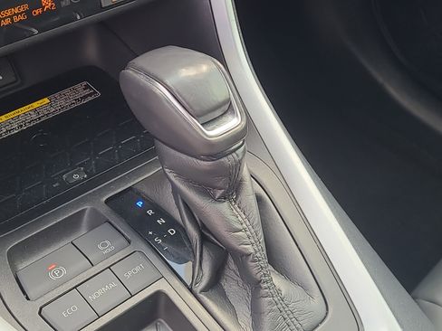 Certified 2021 Toyota RAV4 XLE Premium image 27