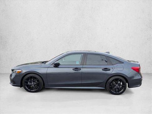 Used 2023 Honda Civic Sport image 9