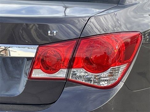 Used 2015 Chevrolet Cruze LT image 6