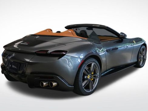 Used 2025 Ferrari Roma Spider RWD image 5