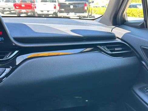 Used 2019 Toyota C-HR LE FWD image 24