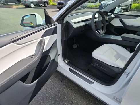 Used 2026 Tesla Model Y 2WD image 20