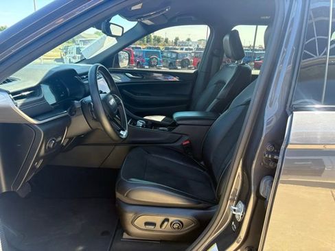 Used 2022 Jeep Grand Cherokee Altitude image 12