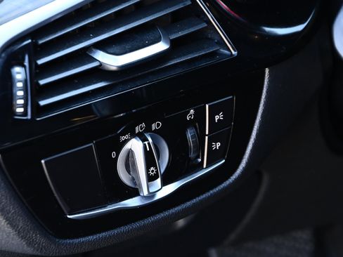 Used 2020 BMW 530i w/ Convenience Package image 25