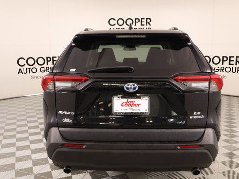 Used 2021 Toyota RAV4 LE AWD/4WD image 20