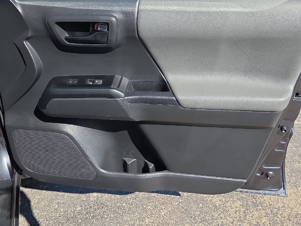 Used 2023 Toyota Tacoma SR AWD/4WD image 14