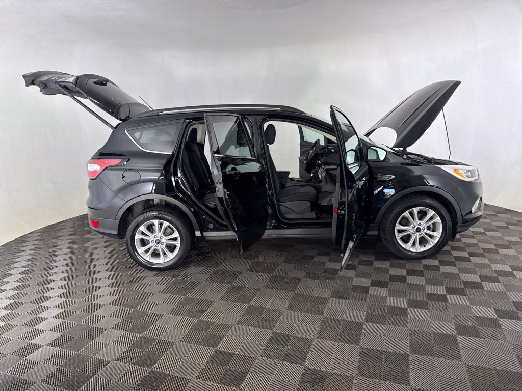 Used 2017 Ford Escape SE w/ Equipment Group 201A FWD image 14