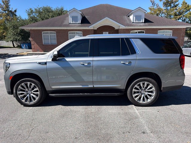 Used 2023 GMC Yukon Denali w/ Advanced Technology Package RWD image 6