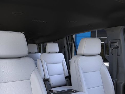 New 2025 Chevrolet Suburban Premier image 24