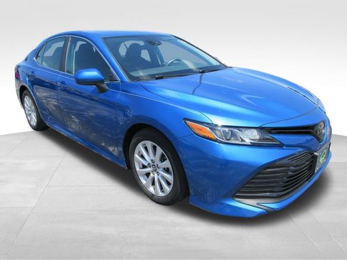 Used 2019 Toyota Camry LE FWD image 7