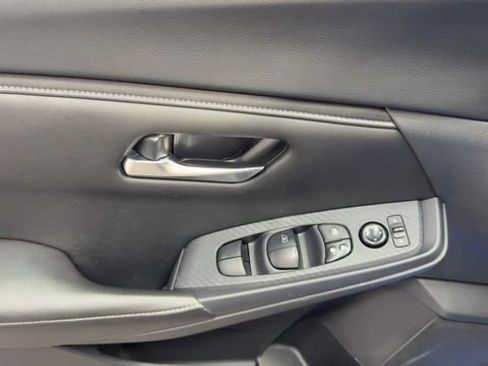 Used 2023 Nissan Sentra SV FWD image 19