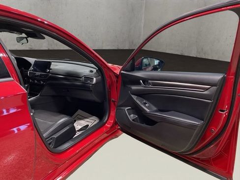 Used 2018 Honda Accord Sport image 19
