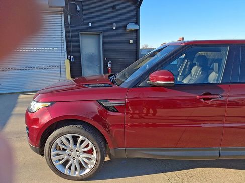 Used 2017 Land Rover Range Rover Sport SE image 6