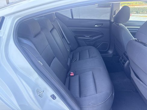 Used 2019 Nissan Altima 2.5 SV FWD image 14