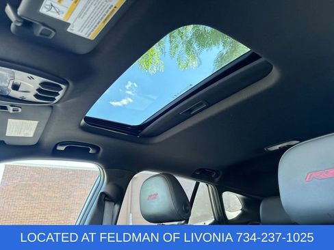 Used 2024 Chevrolet Trax RS w/ Sunroof Package FWD image 18