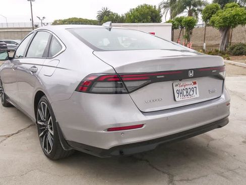 Used 2023 Honda Accord Touring image 7