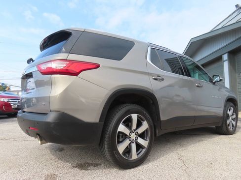 Used 2018 Chevrolet Traverse LT FWD image 24