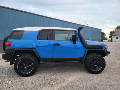 Used 2008 Toyota FJ Cruiser Base 4x4 4dr SUV 5A image 11