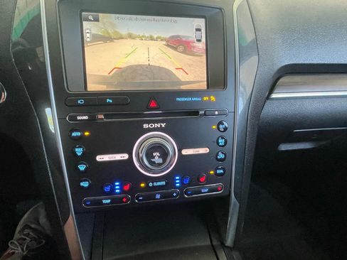 Used 2016 Ford Explorer Limited image 18