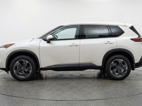 Used 2025 Nissan Rogue SV AWD/4WD image 5