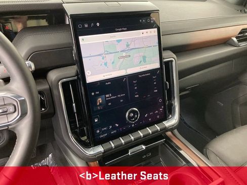 Used 2025 GMC Yukon Denali image 2