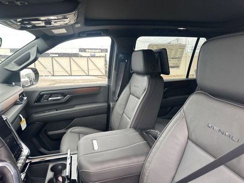 New 2026 GMC Yukon XL Denali w/ Denali Reserve Package AWD/4WD image 15