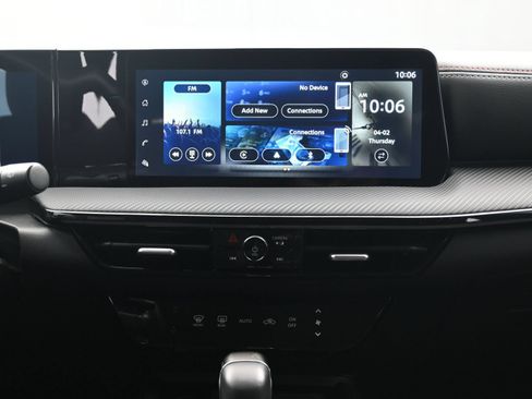 Used 2025 Nissan Kicks SR FWD image 17